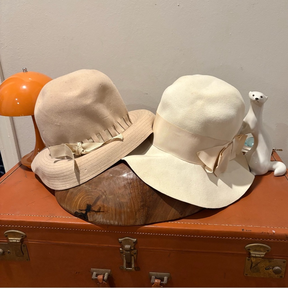 Bundle of 2 Vintage Felt Hats Mod Cloche Bucket Hat Ribbon Bow Wool